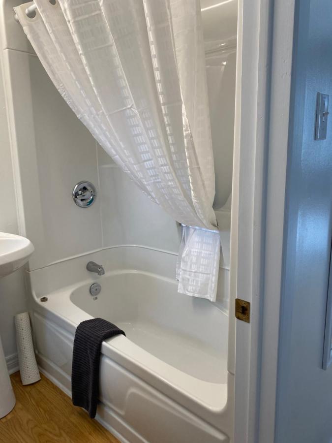 Webbers Lake Charlotte Motel Queen And Double Bed Zewnętrze zdjęcie