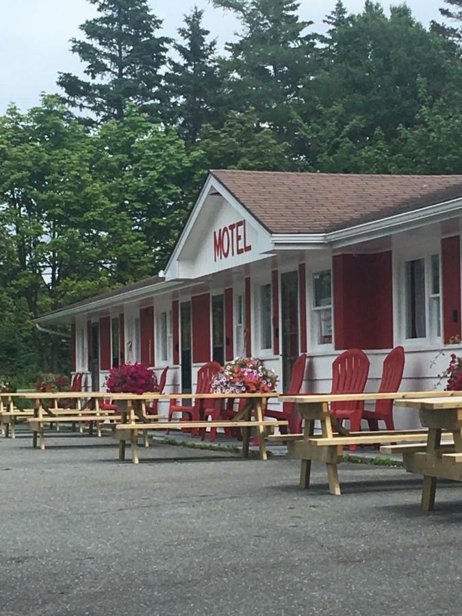 Webbers Lake Charlotte Motel Queen And Double Bed Zewnętrze zdjęcie