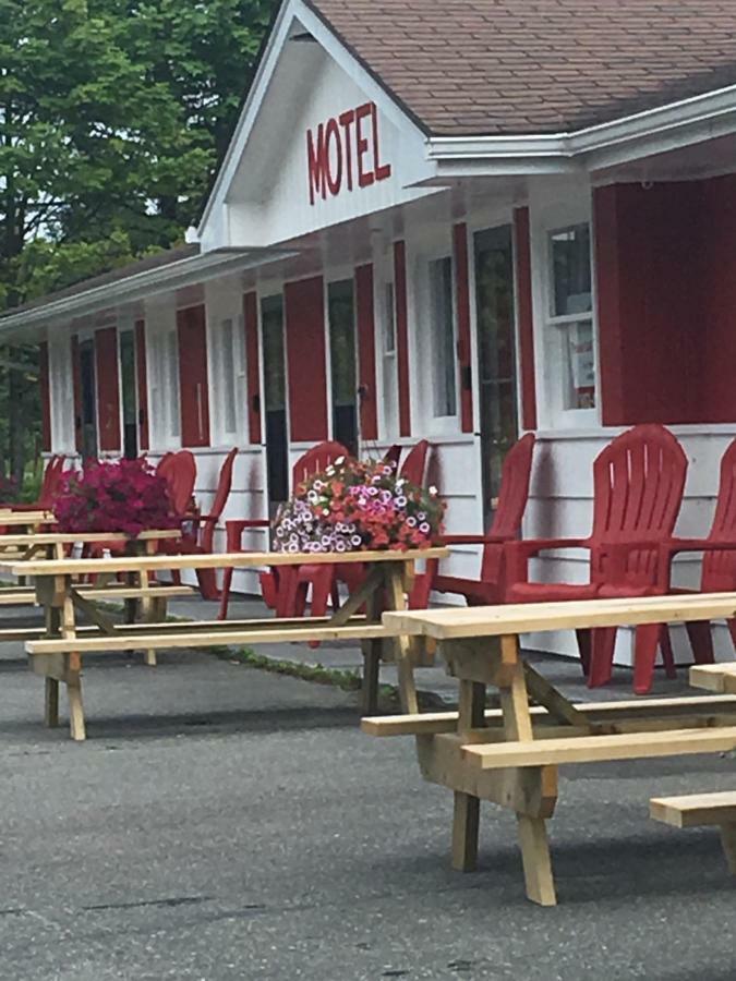 Webbers Lake Charlotte Motel Queen And Double Bed Zewnętrze zdjęcie
